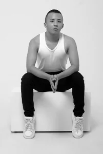 Donathoo1 Back yo Black Pic 5