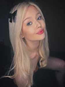 Quietly Desired 🌹 od ElsaDivine  snímek