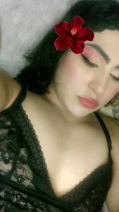 Kendra 🏳️‍⚧️ de KendraRowe  6 Imagens