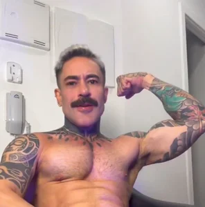 Public de kaimeloni  7 photos