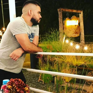 MichaelBear_ HELLO! NICE TO MEET YOU, MASTER 👋🏽🖤 Foto 3