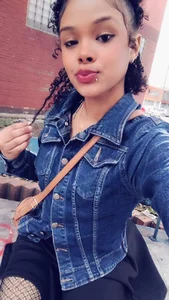 Shantall_ArmiPublic Bild