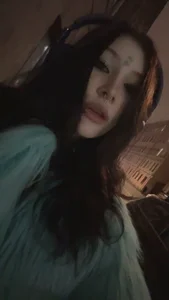 -_-