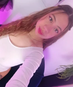 💕 od airi_piercee  4 snímek