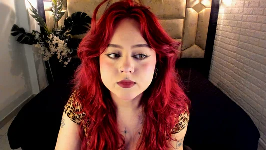 crimson_tati_ today kinda feline Pic 2