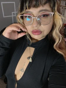 BelleVivianne: In my office ( 8 фото)