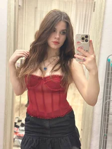 JeniceSourwine Flirty, fun, and impossible to ignore 😘 Pic 5
