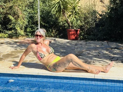 Wild-RosaBlue: Pool Days ( 5 фото)