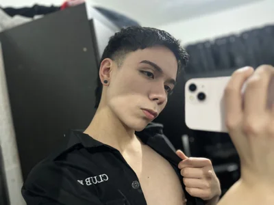 alanblack1 Kiss Pic 5