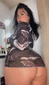 Abigail_Cowen 🌸 Pic 4