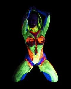 EdgesOfRealityNeon Vibe Bild 3