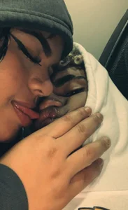 MOONHOT69_: Public ( фото)