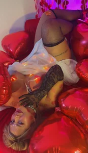 Elise-Leyton Your Valentine's gift Pic 7