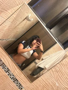 laraiisboobs Public Foto 5