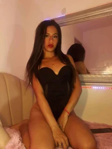 Brenda_and_Mia1 Mia Petite ⭐ Pic 3