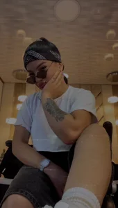 JuanitaMore01 Public 圖片