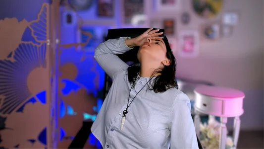 𝑻𝒉𝒆𝒓𝒆 𝒊𝒔 𝒃𝒆𝒂𝒖𝒕𝒚 𝒊𝒏 𝒆𝒗𝒆𝒓𝒚𝒕𝒉𝒊𝒏𝒈, 𝒃𝒖𝒕 𝒏𝒐𝒕 𝒆𝒗𝒆𝒓𝒚𝒐𝒏𝒆 𝒊𝒔 𝒈𝒊𝒗𝒆 od MartaEdams  2 snímek