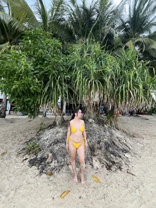 CraveMyCurves kullanıcısının Selene albümü -  5 fotoğraf