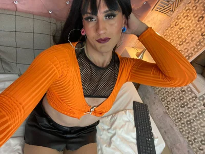 my in orange de Miley_Cavendish  9 photos