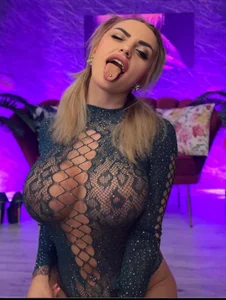 IzabelaTessa sexy pics 圖片