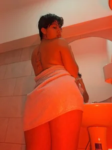 Eva_Monroes SHOWER 💦😋 Billede