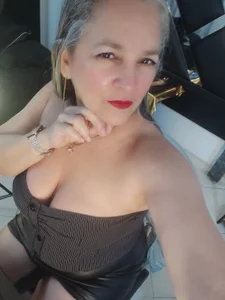 miisevvie_: ready to be fucked 🔥😈 ( 4 фото)