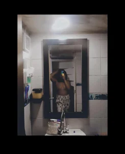 ZoeBennett_PinkPublic Bild 6