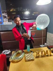 KingDerRico Public টি ছবি