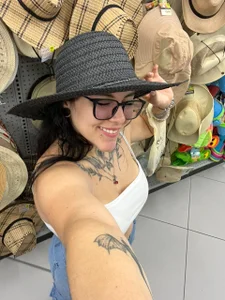 MissCharlottte_18 Selfies Pic 7