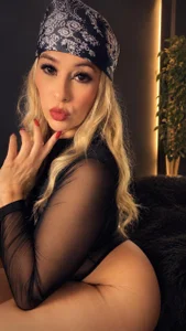 electra_gold tentacion elegante Pic 3