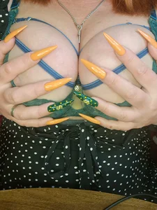 Fox-Red2026 Nail fetish Immagine  8