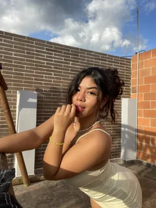 Melina_Ferrer1 Taking a little sun Pic