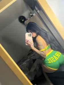 Mia_Sweet_v Public Pic