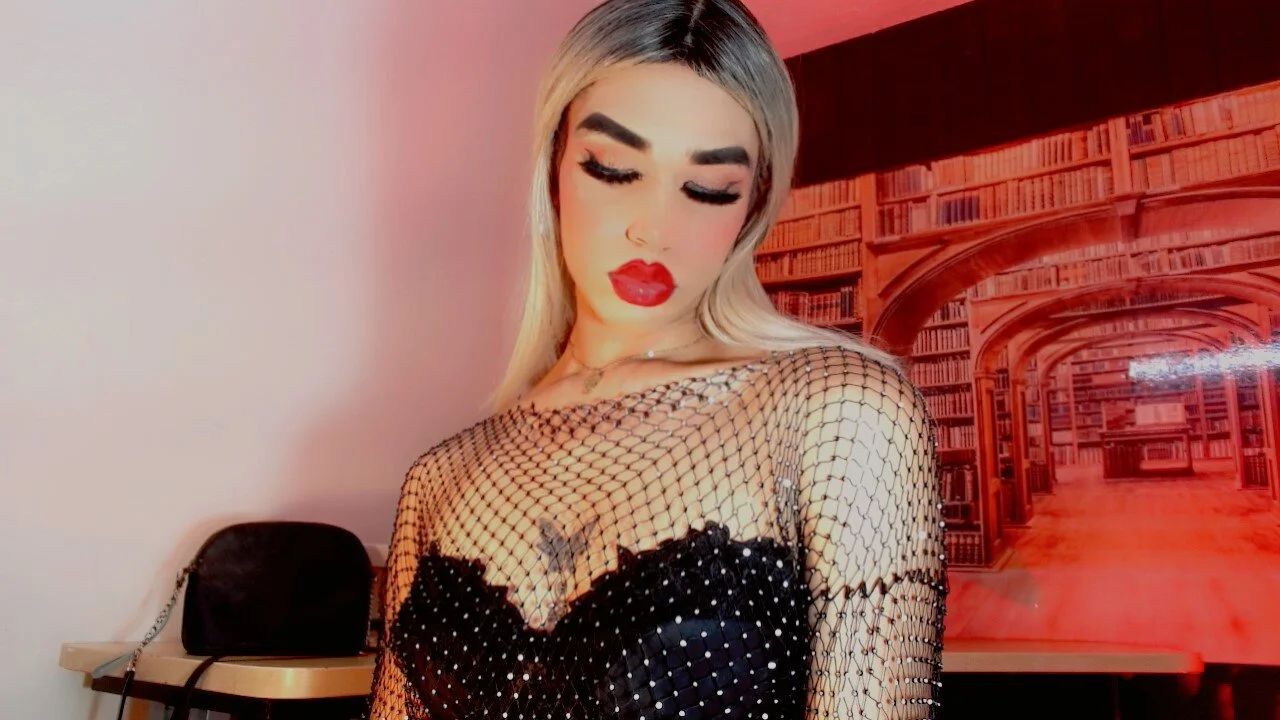 Michell_luxe sexy red lipstick  3. fénykép