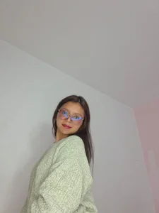 Zoow_bluussh Look me in the eyes and tell me what you think. টি ছবি