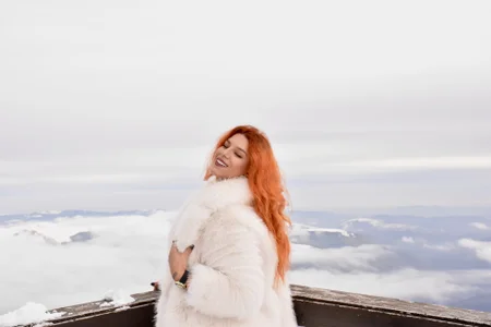 NadiraNoor Love mountains ❄️☃️🤍 Pic 9