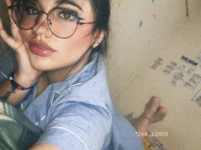 🤓🩷 de PAULETEJOHNSON  4 Imagens