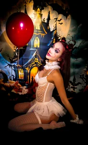 emily_daarell hallowen Pic 2