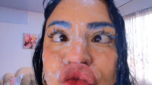 DanielaCortes03 Dirty photos with funny milk Foto 6