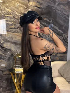 MaryLewis_ Portrait of Sophistication Pic 2