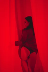 JuliyaMayss red Pic