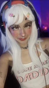 Larah_bell_uwu First album  4. fénykép