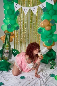 let's drink beers in St Patrick🍻🍀🌈 de Amy_art  5 Imagens