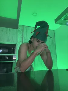 MathewAdams Sexy green Poză 8