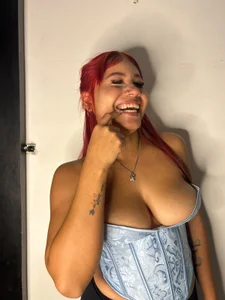 Angela-RosseMore of me😈 Bild 2