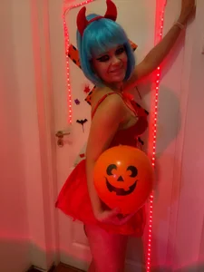 Sweeteest_Julie Halloween Bilde 6