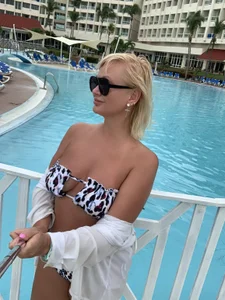 FlirtyMary Sexy sea and me Pic 2