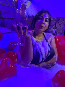 Do you want to have an appointment with me? 💕 de KendalMilleer  5 Imagens