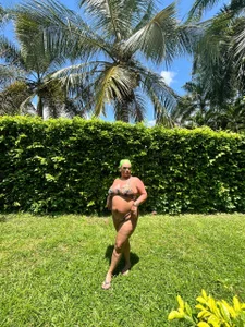 GianellaCox_ Sun, body and sensuality Pic 4