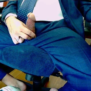 theclubist111のSuit Cock Out Picturesの枚の写真